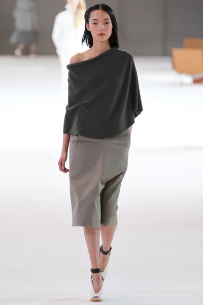 Look 28